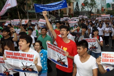 Kêu gọi công nhân kiềm chế